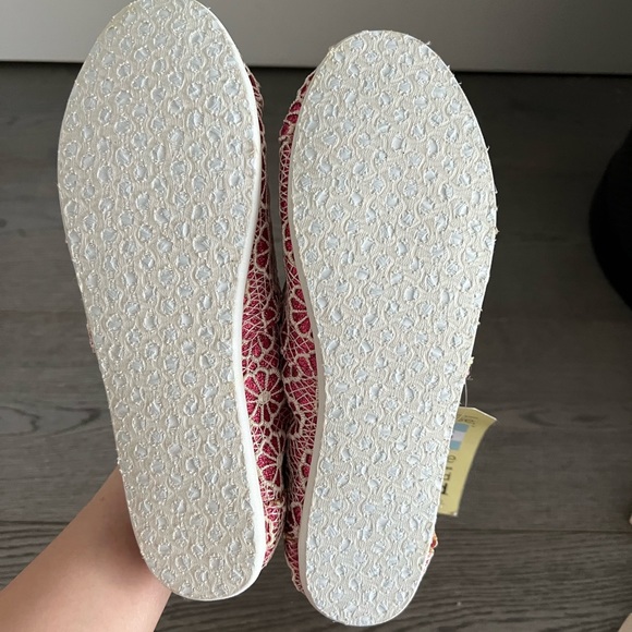 Toms Classic Pink Glitter Slip-on in Size Y5 - Picture 4 of 5